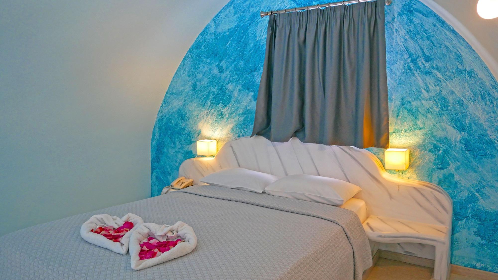 Nautilus Dome Hotel Fira  Exterior photo